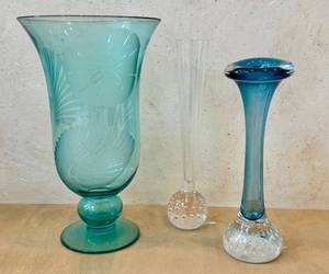 lot 32D image: K - Three Decorative Glass Vases