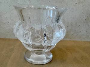 lot 37D image: K - Lalique Dampierre Crystal Vase - Sparrows & Vines Motif