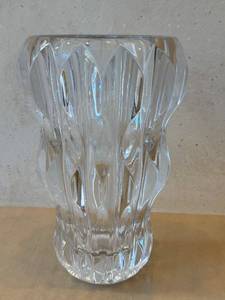 lot 180N image: DR - Crystal Vase - Heavy-Cut Pattern, 10 in tall x 5 in diameter, Unmarked