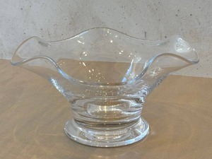 lot 226D image: K - Vintage Orrefors Chanterelle Bowl - Ruffled Edge