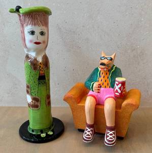 lot 260D image: K - Ganz Melinda Vase 10 in Tall & Dog Figurine on Orange Sofa (Lot of 2)