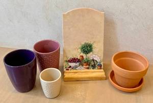 lot 263D image: O - Decorative Kitchen Board With Planters, Ceramic Pots