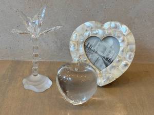lot 280DD image: O - Crystal Palm Tree (5.5 in) - Lead Crystal Glass Apple & Heart-Shaped Photo Frame - Handcrafted in Brazil