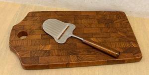 lot 307D image: K - End-Grain Wooden Cutting Board