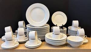 lot 164N image: DR - Oneida Casual Settings Basketweave Stoneware Dinnerware Set - 81 Pieces