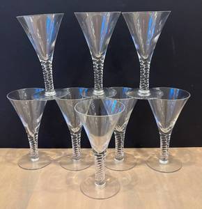 lot 340R image: DR - Beautiful Vintage Twisted Stemware