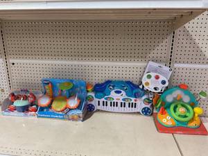 lot 186 image: LOT OF 5 Baby Toys