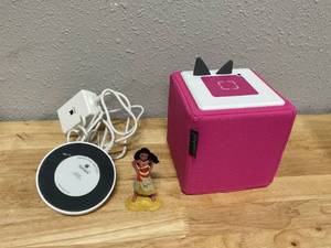 lot 197 image: tonies Disney Toniebox 1 Audio Player Starter Set for Kids with Moana, 2.4 Ghz, Age Group 3, Pink