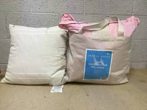 lot 301 image: LOT OF 3 Decorative Pillows