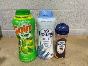 lot 346 image: LOT OF 3 Laundry Scent Beed Boosters (2 Bottles 30.1oz, 1 Bottle 7.8 oz)