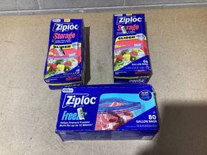 lot 269 image: LOT OF 3 Ziploc Bags