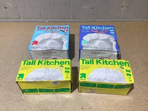 lot 375 image: LOT OF 4 up&up Trash Bags