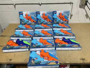 lot 250 image: LOT OF 13 Surf Gear 2 Pack Water Guns