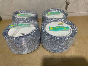 lot 371 image: LOT OF 4 up&up 10 Heavy Duty Paper Plates