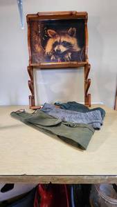 Wooden Clock Gun Rack with Raccoon Picture and Gun Sleeves
