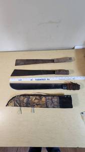 Lot of 3 machetes