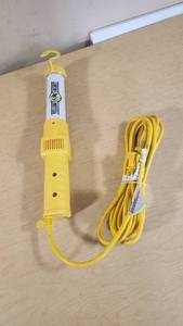 Yellow Jacket 13 Watt Work Light with Hook and Cord