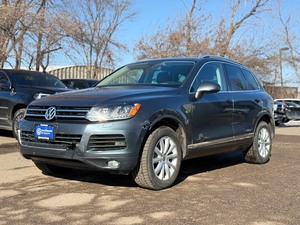 lot 24 image: 2012 VOLKSWAGEN TOUAREG TDI SPORT All Wheel Drive  Prior Certified Pre-Owned (NO RESERVE)