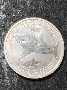 lot 23 image: 2014 AUSTRALIAN SHARK HALF TROY OZ .999 FINE SILVER