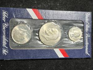 lot 70 image: 1976 BICENTENNIAL SILVER UNC SET