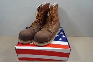 lot 8 image: Thorogood Mens 8 Composite Toe Waterproof Work Boots - Size 11.5