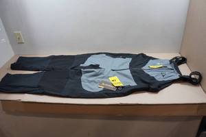 lot 34 image: Blackfish Stormskin Gale Bibs - Medium