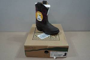 lot 57 image: Smoky Mountain Boots - Childs Size 8.5