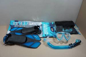 lot 59 image: Cressi Blulove Adult Snorkel Set - MLXL