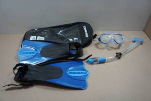 lot 63 image: Cressi Adult Rondine Palau Fin Snorkel Set - Fin Size SM