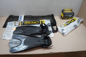 lot 64 image: Cressi Adult Rondine Palau Fin Snorkel Set - Fin Size LXL