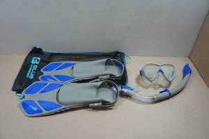 lot 67 image: Cressi Blulove Adult Snorkel Set - MLXL