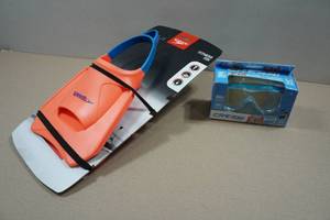 lot 72 image: Speedo Fitness Fins and Cressi Kids Mask - Fin Size 9-11
