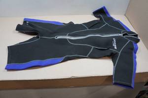 lot 80 image: Cressi Lido Womens 2mm Wetsuit - L4 Purple