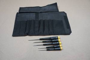 lot 91 image: Wiha Screwdrivers with Pouch