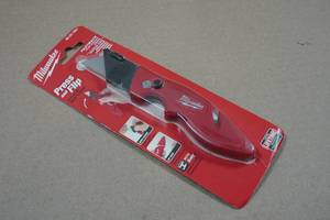 lot 119 image: Milwaukee Press and Flip Utility Knife