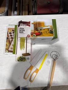 lot 1877 image: Pasta Making Kitchen Tool Set
