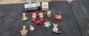 lot 1881 image: Assorted Christmas Ornaments Lot