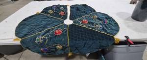 lot 1883 image: Green Velvet Christmas Tree Skirt