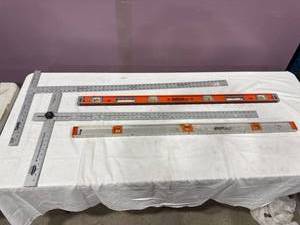 lot 1957 image: Measuring & Leveling Tool Lot