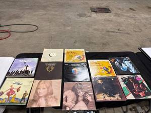 lot 1987 image: Vintage Vinyl Record Album Lot