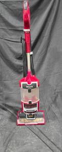 lot 2056 image: Shark Navigator Lift-Away Vacuum