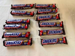 lot 5 image: SSS. 12x Snickers Share Size