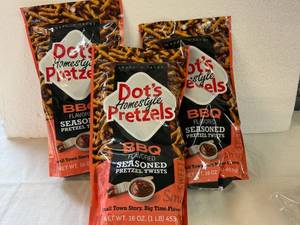 lot 6 image: MM. 3x 16oz Dots Pretzels-BBQ