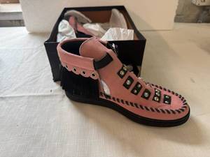 lot 29 image: MM. Coach Roccasin Cut Out Suede Size 7M