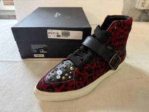 lot 30 image: MM. Coach Haircalf Wild HeartNAP-Size 7.5M