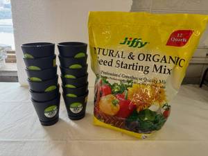 lot 31 image: SSS. 12 Smalls Pots & Seed Starting Mix