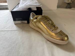 lot 32 image: MM. Pembroke Sport Nappa-Size 9