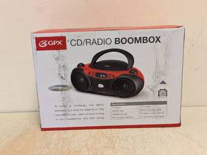 lot 181 image: NEW GPX CDRADIO BOOMBOX