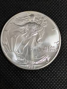 lot 6 image: American Silver Eagle 1 oz Fine Silver Dollar (1986)