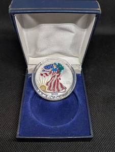 lot 33 image: American Silver Eagle 2000 - 1 oz .999 Fine Silver Dollar